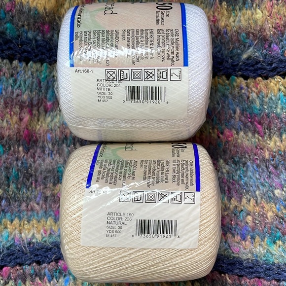 2 skeins of size 30 lace weight crochet cotton white and beige - Picture 3 of 4